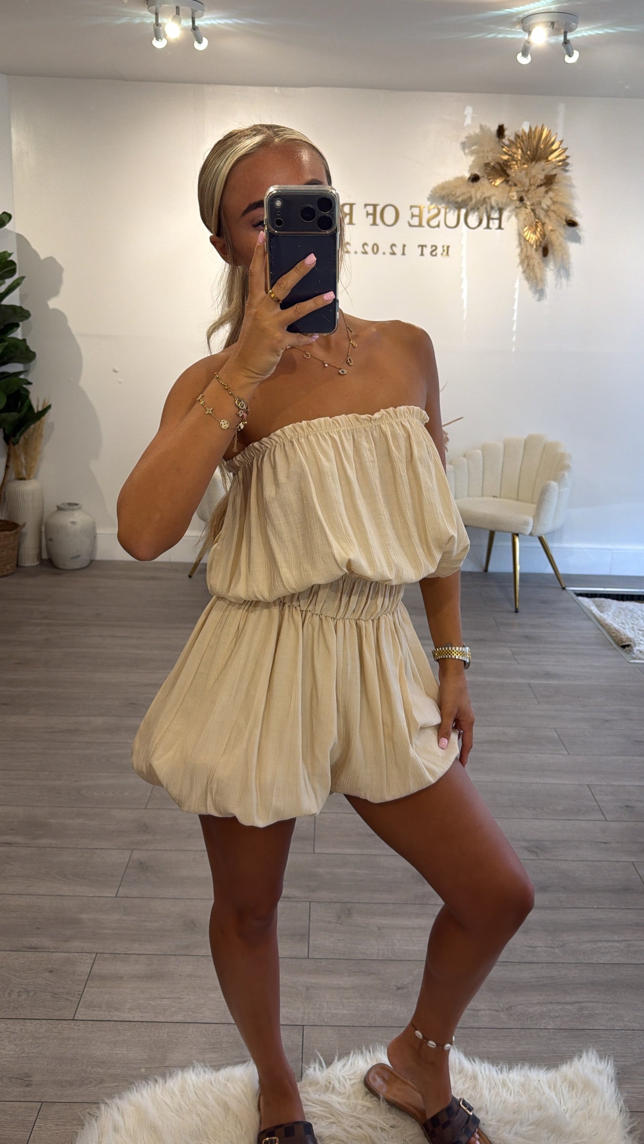 Strapless playsuit beige