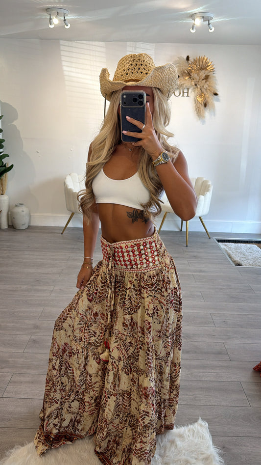 Our boho pattern ruffle skirt beige